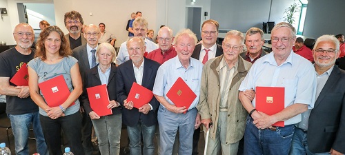 Jubilare der SPD Schwelm mit René Röspel, Prof. Dr. Rainer Bovermann und Olaf Schade 